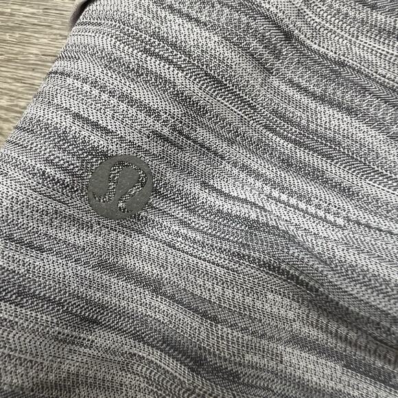 Lululemon Athletic Running Jogging Stripe Grey Off White Shorts Sz 4 Gym Fitness - Picture 3 of 7